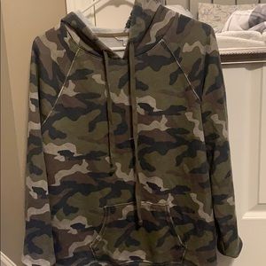 American Eagle camo sweatshirt